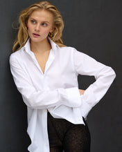 Load image into Gallery viewer, Leo White Cotton Poplin Unisex Shirt