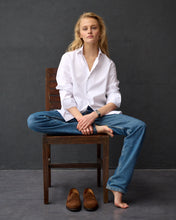 Load image into Gallery viewer, Leo White Cotton Poplin Unisex Shirt