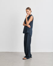 Charger l'image dans la galerie, Pantalon en gaze de laine marine Lou