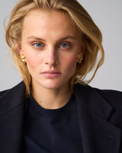 Load image into Gallery viewer, The 90s T-Shirt in Navy Blue Cotton