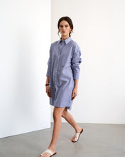 Charger l'image dans la galerie, Robe chemise oversize à rayures bleu marine Gabriella
