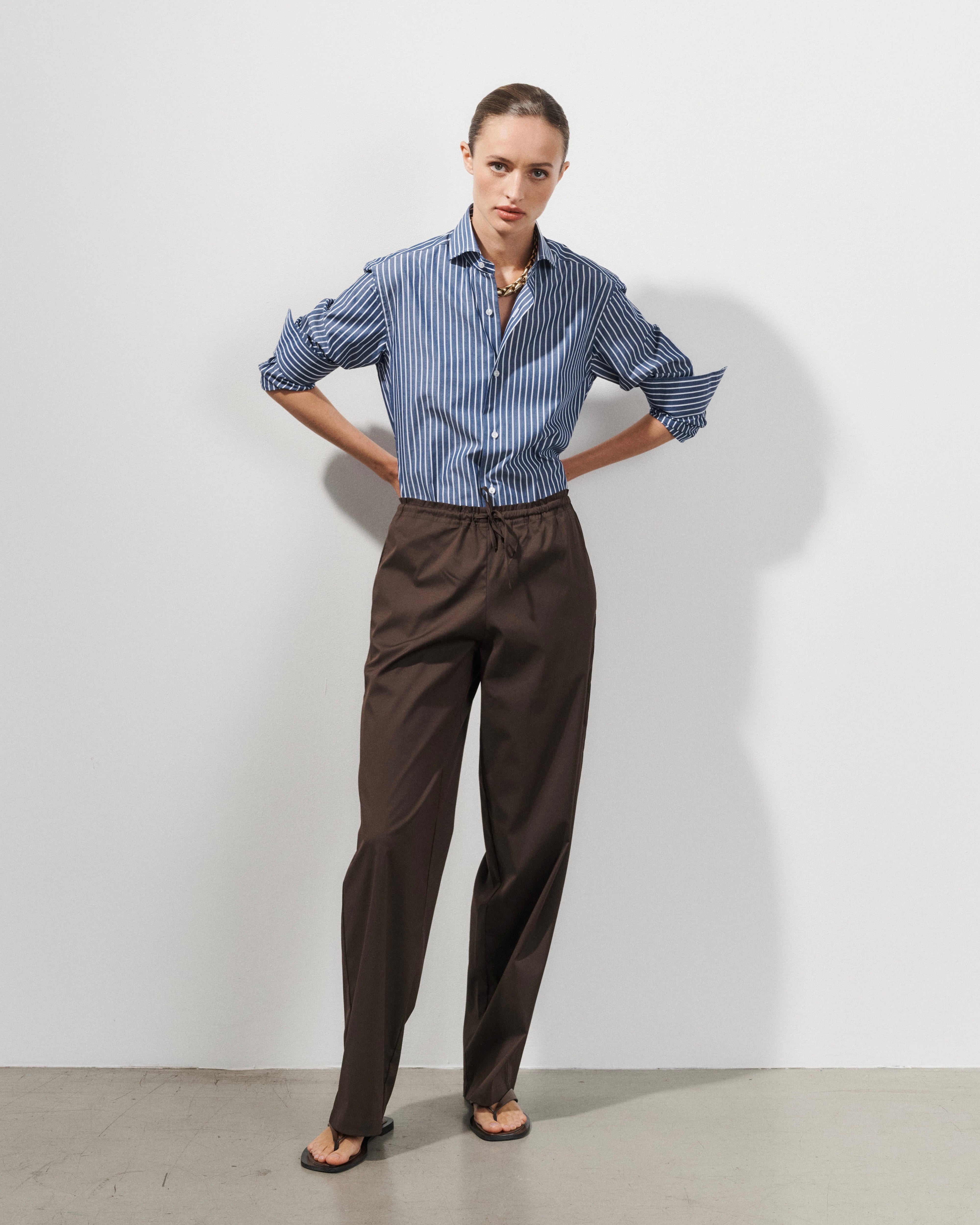  Pantalon en popeline de coton marron Lou