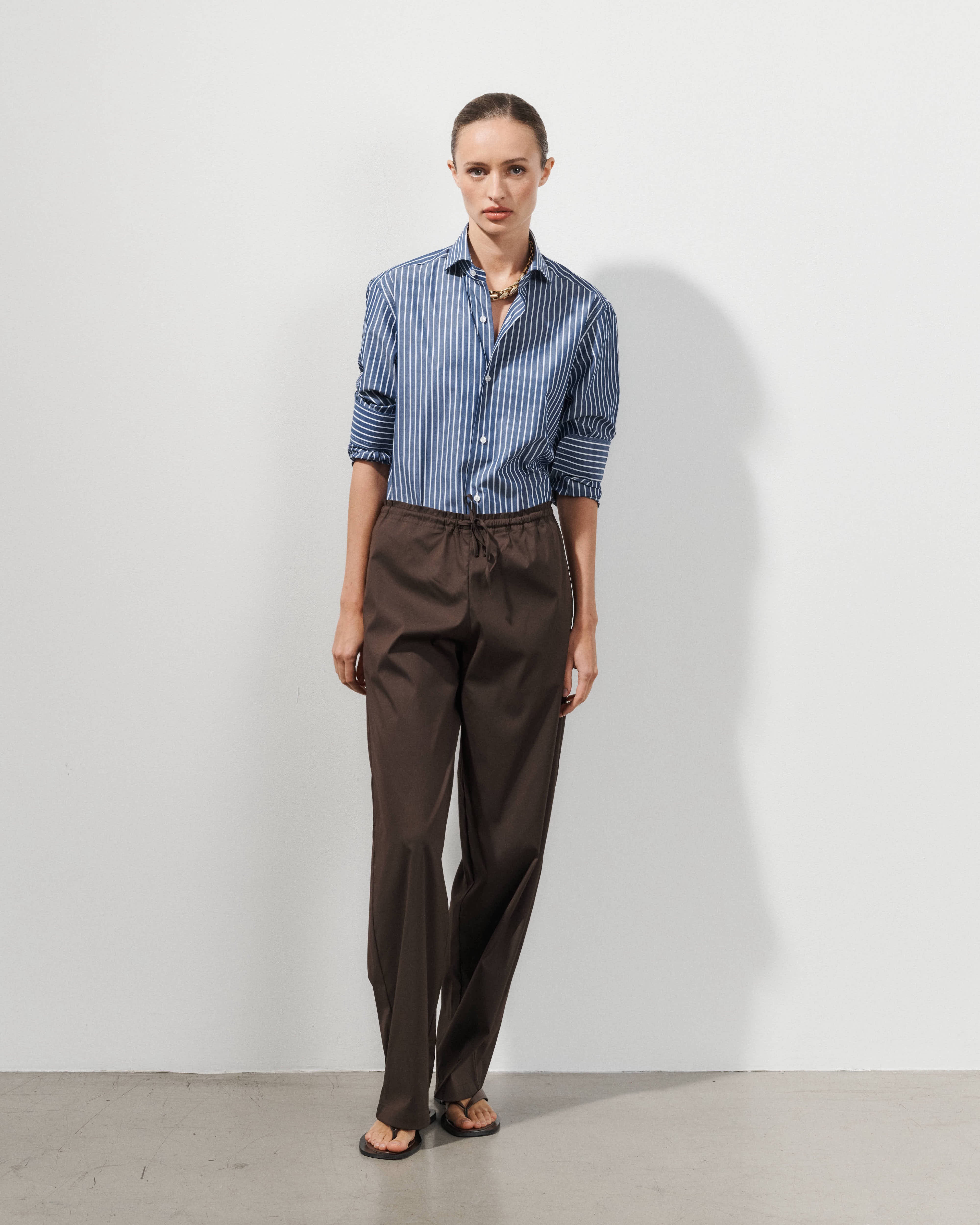  Chemise unisex en popeline de coton à rayure bleu marine Leo