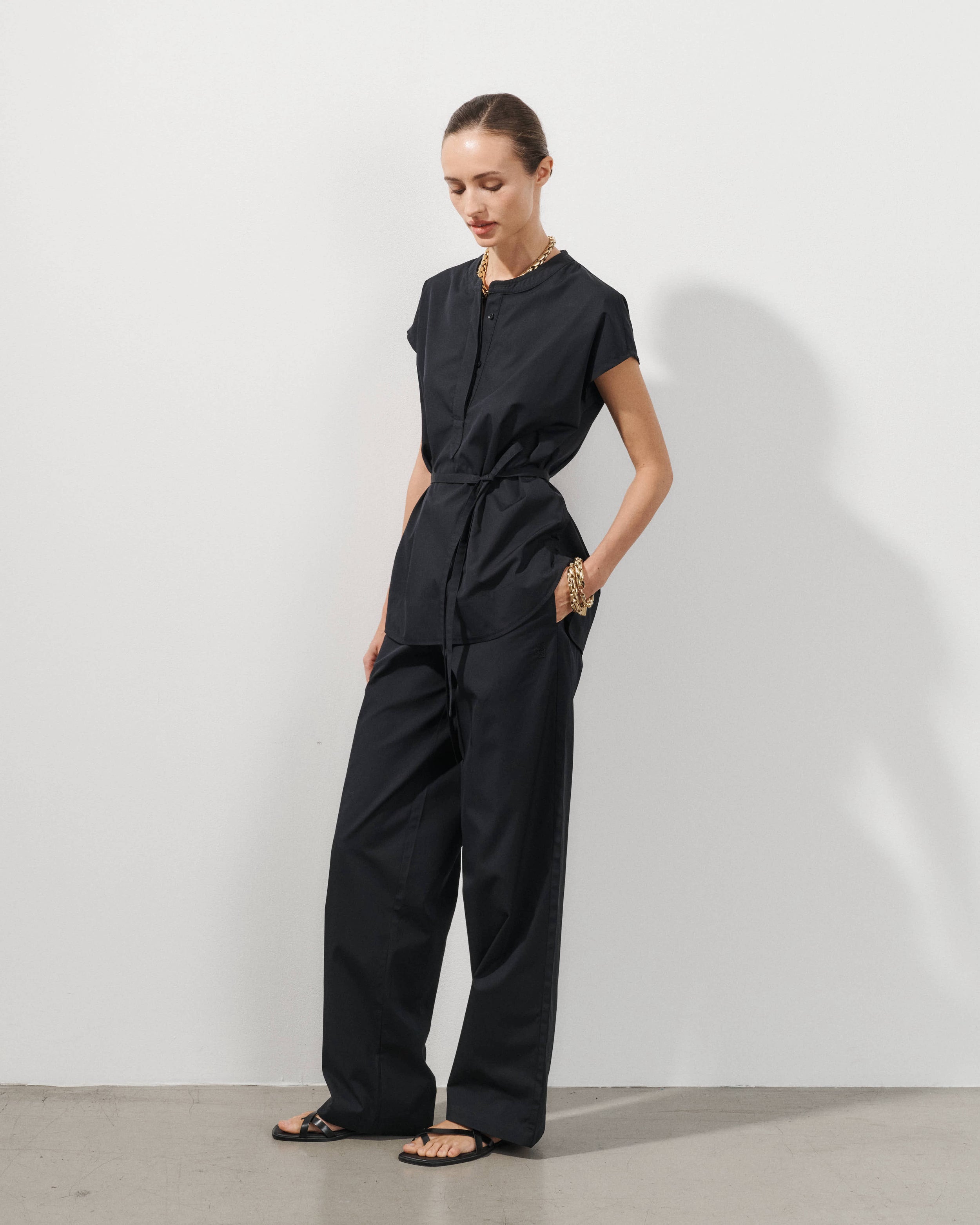 Allegra Black Cotton Poplin Sleeveless Belted Shirt
