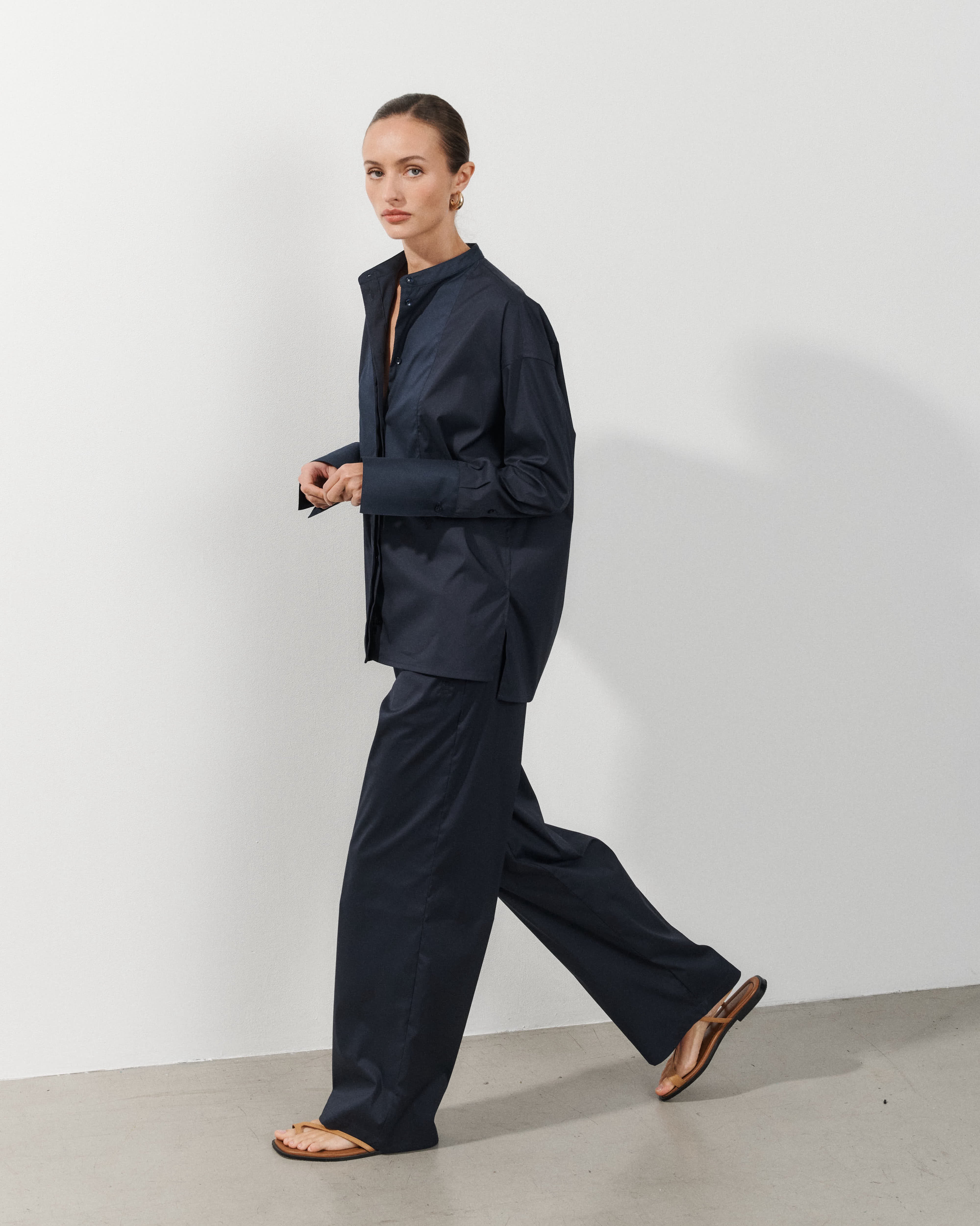  Chemise en popeline de coton marine à plastron texturé Bianca