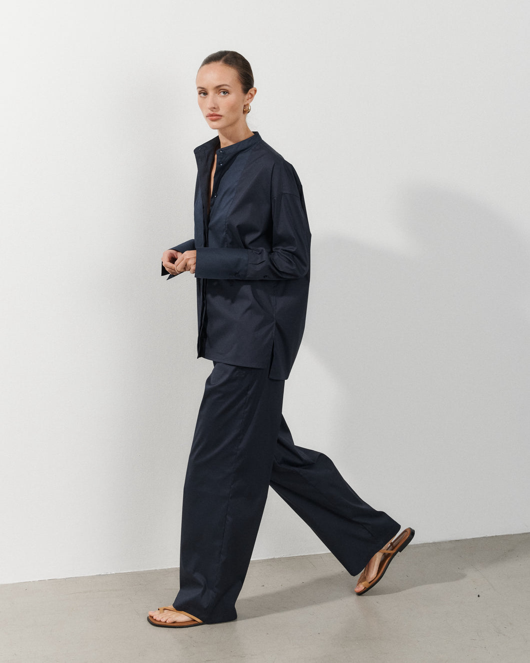 Chemise en popeline de coton marine à plastron texturé Bianca