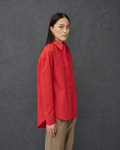 Charger l&#39;image dans la galerie, Chemise oversize en popeline de coton rouge Kaia
