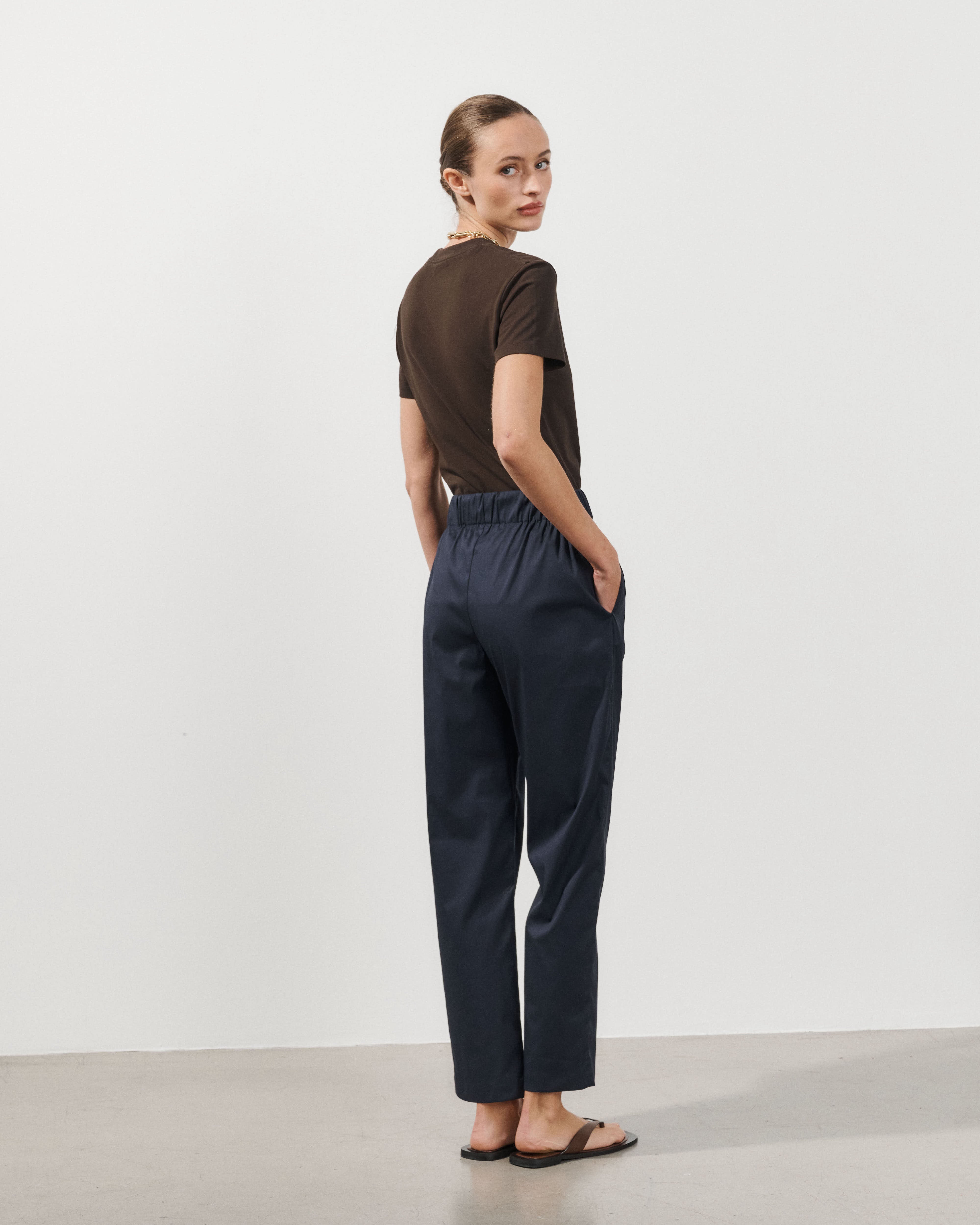  Pantalon en popeline de coton bleu marine Noa