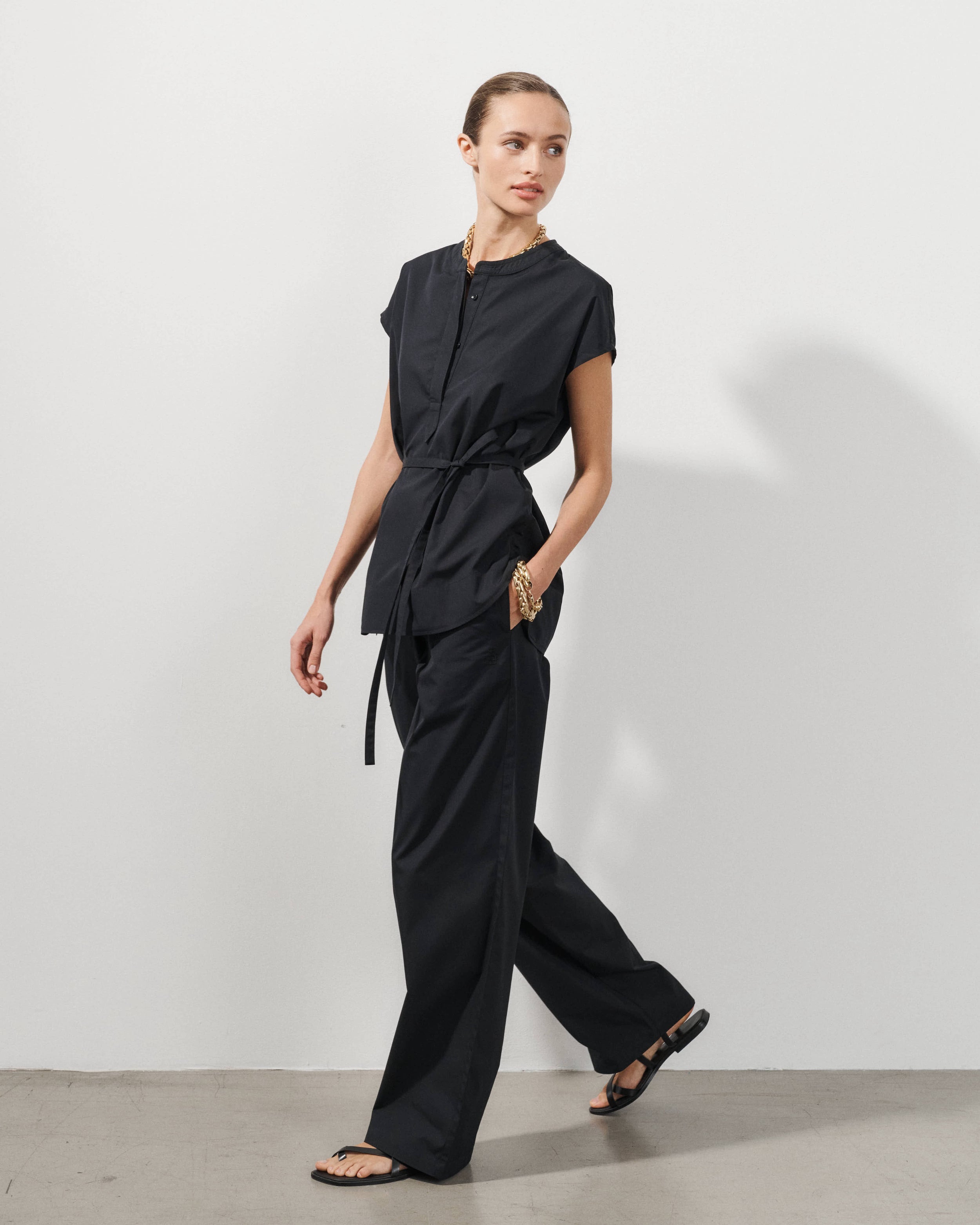 Allegra Black Cotton Poplin Sleeveless Belted Shirt