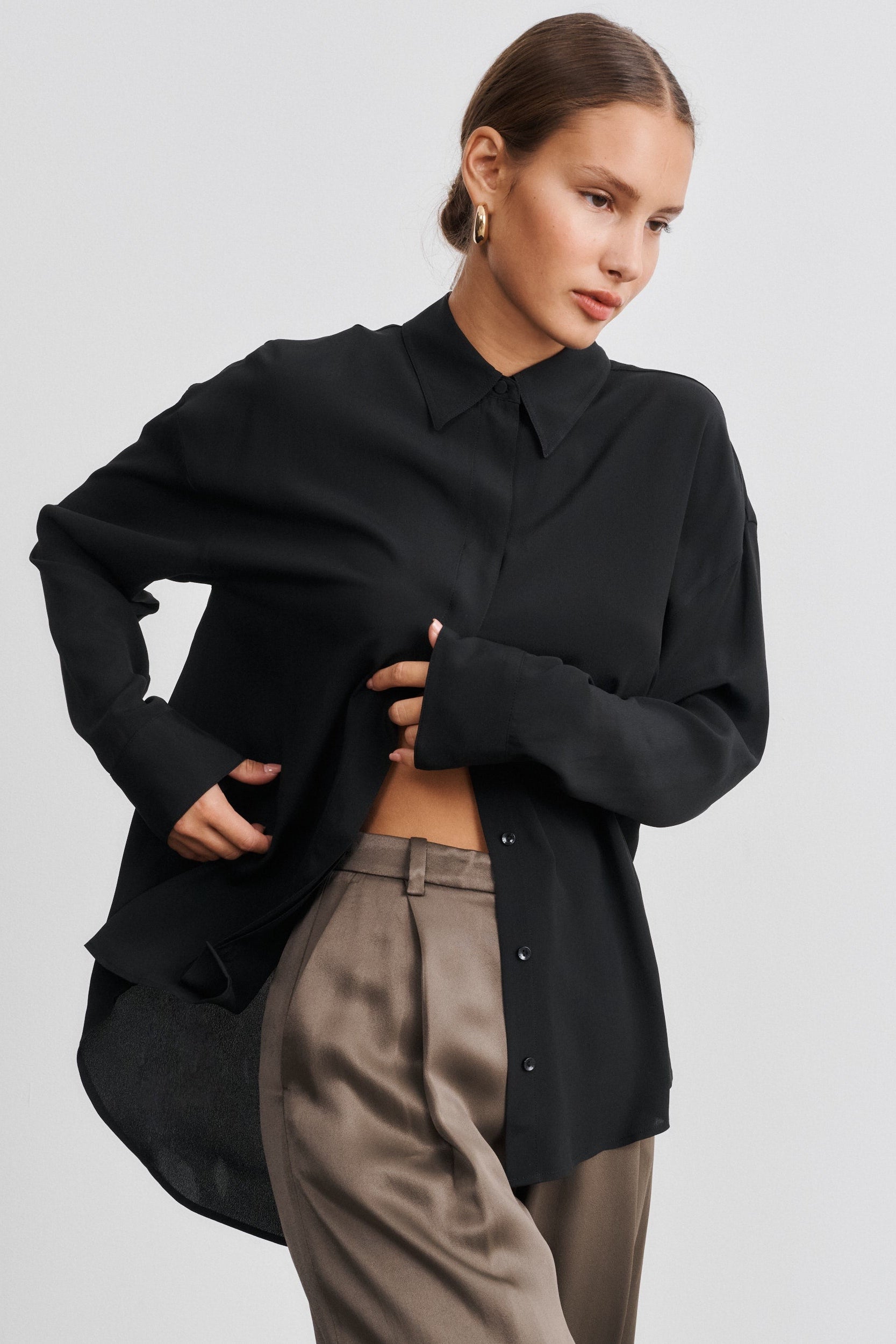 Chemise en soie noire Kaia