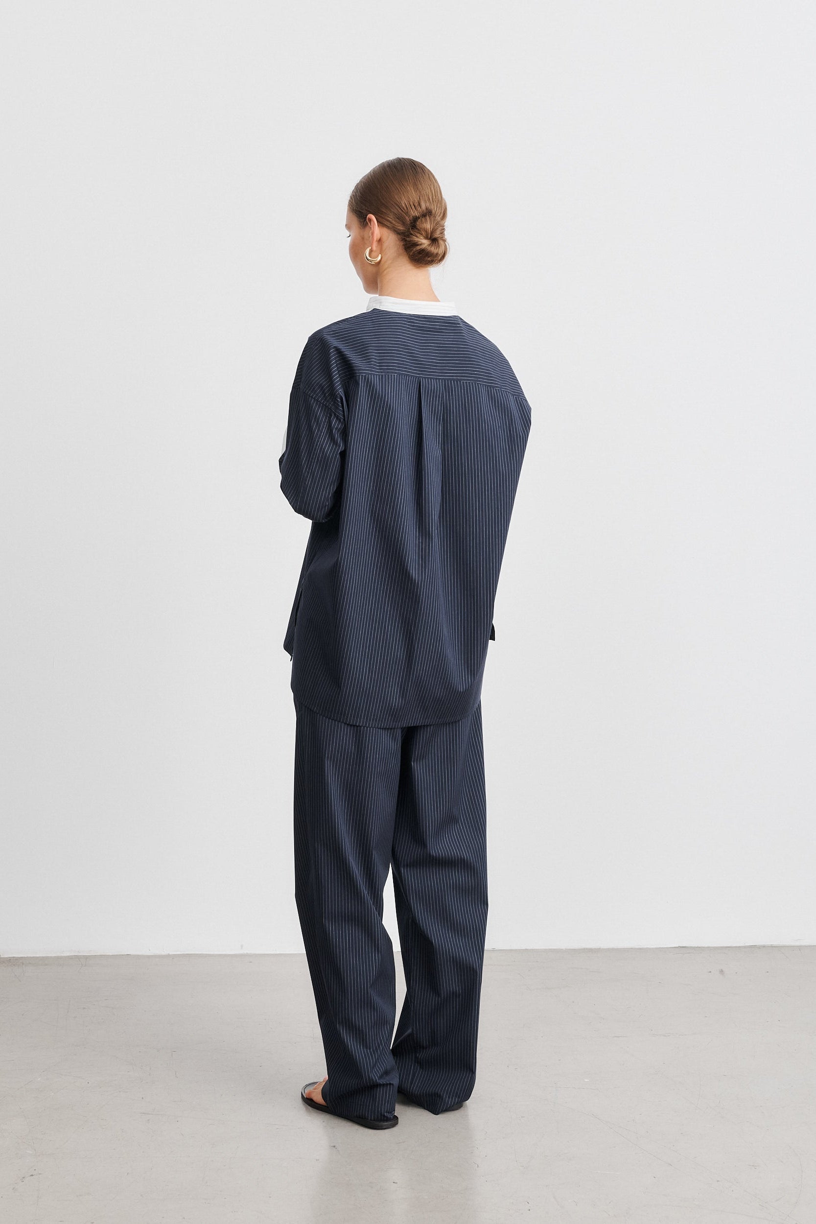 Pantalon marine à rayures blanches Lou