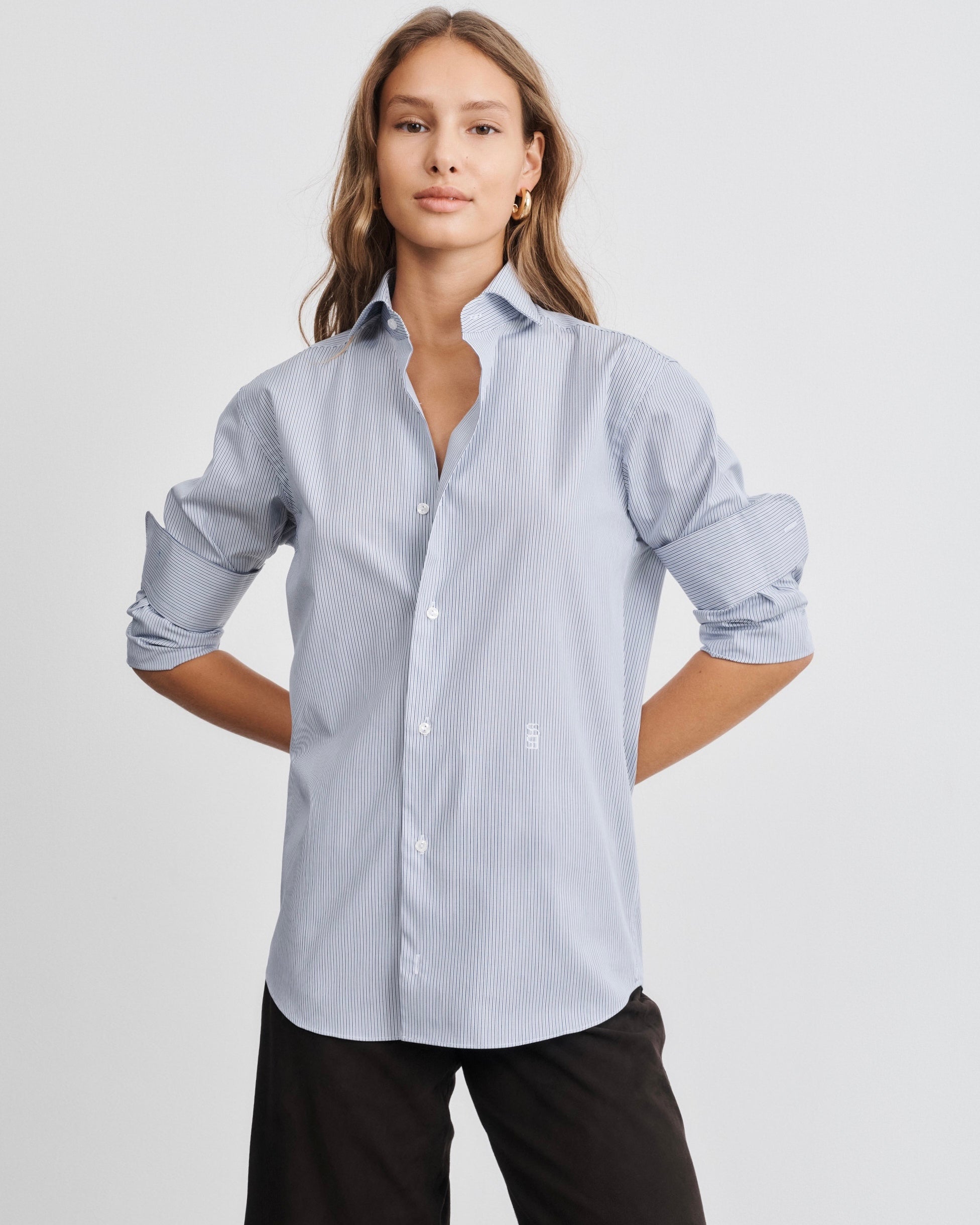 Chemise à fines rayures bleues Leo