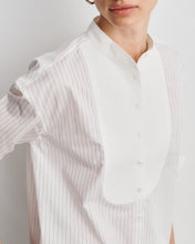 Charger l&#39;image dans la galerie, Robe chemise en popeline de coton à fines rayures rouge Chloe
