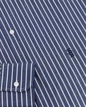 Charger l&#39;image dans la galerie, Chemise unisex en popeline de coton à rayure bleu marine Leo
