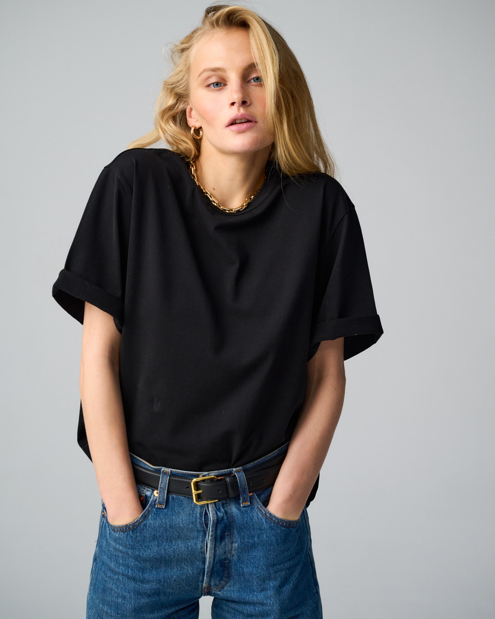 The Oversize T-shirt in black cotton