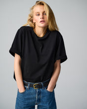 Charger l&#39;image dans la galerie, T-shirt L’Oversize en coton noir
