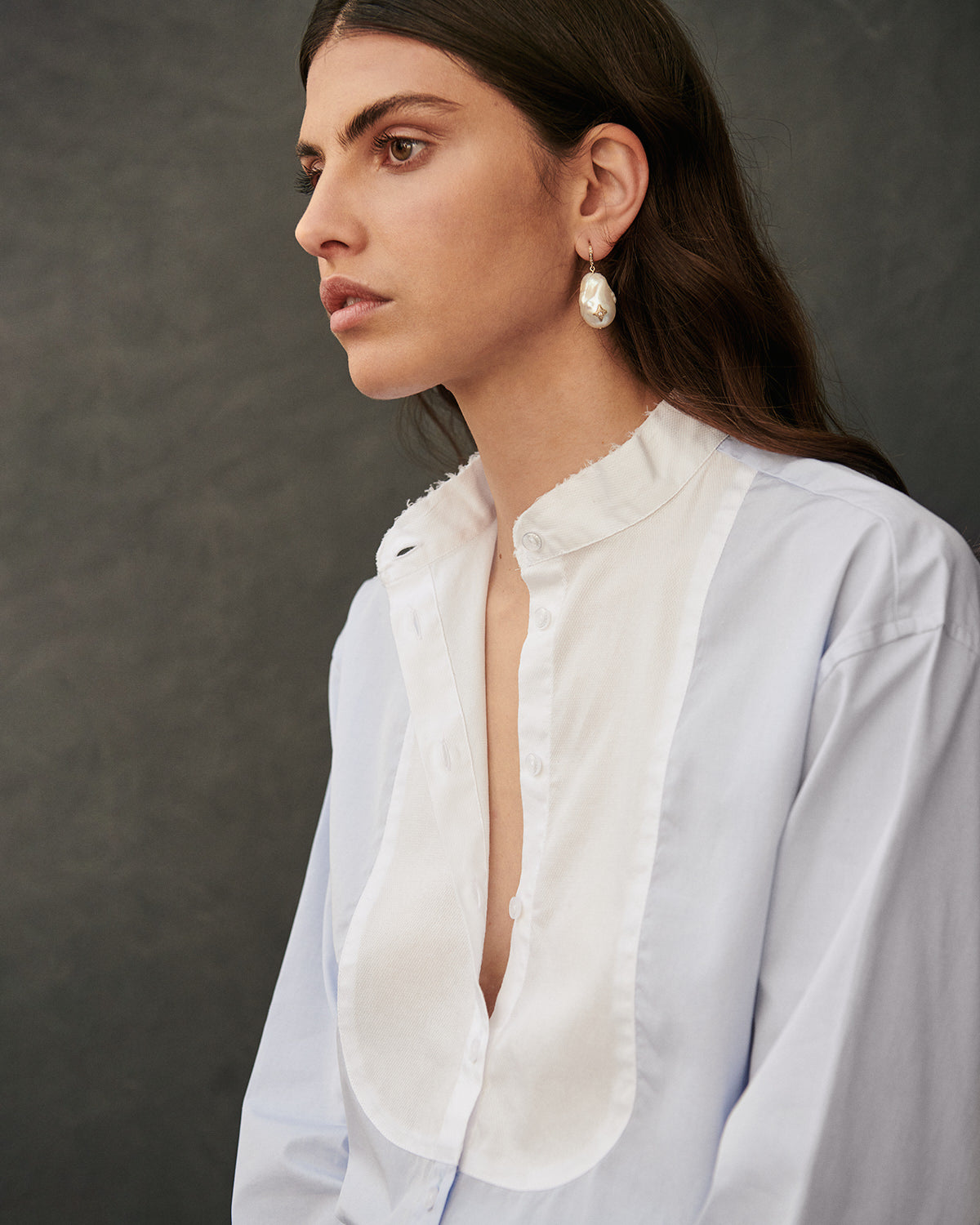  Chemise en popeline de coton bleu ciel à plastron blanc