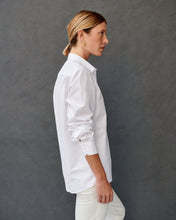 Charger l&#39;image dans la galerie, Chemise boyfriend en popeline de coton blanche
