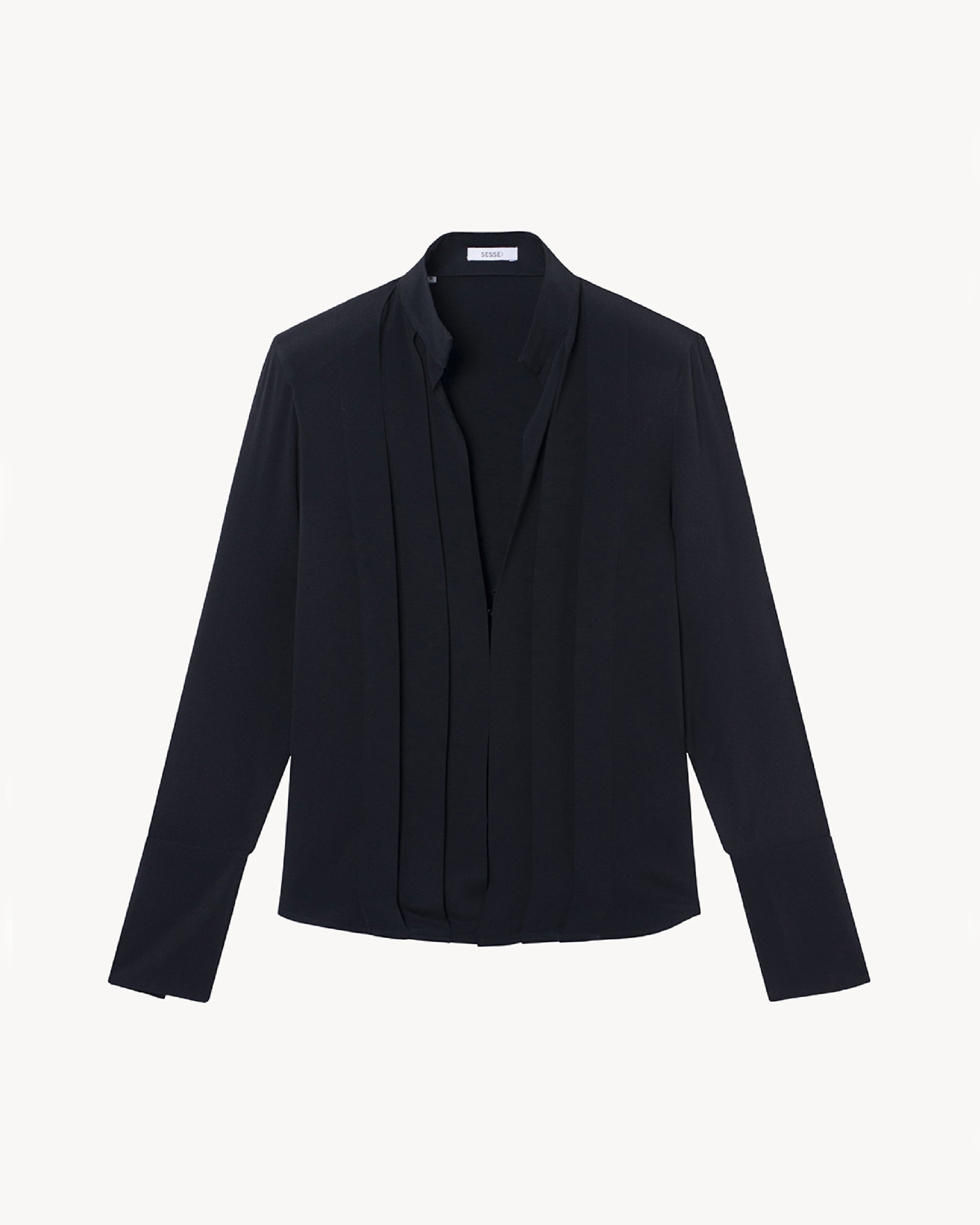 Chemise en soie noire à épaulettes