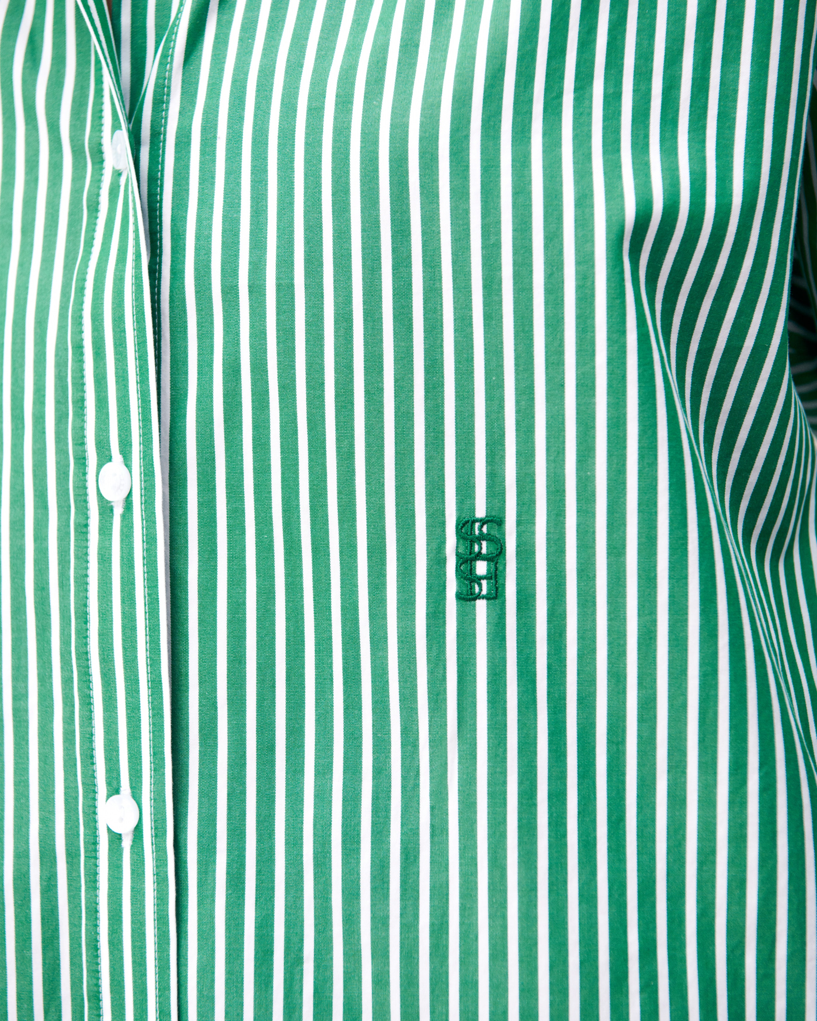  Chemise oversize en popeline de coton à rayures vertes