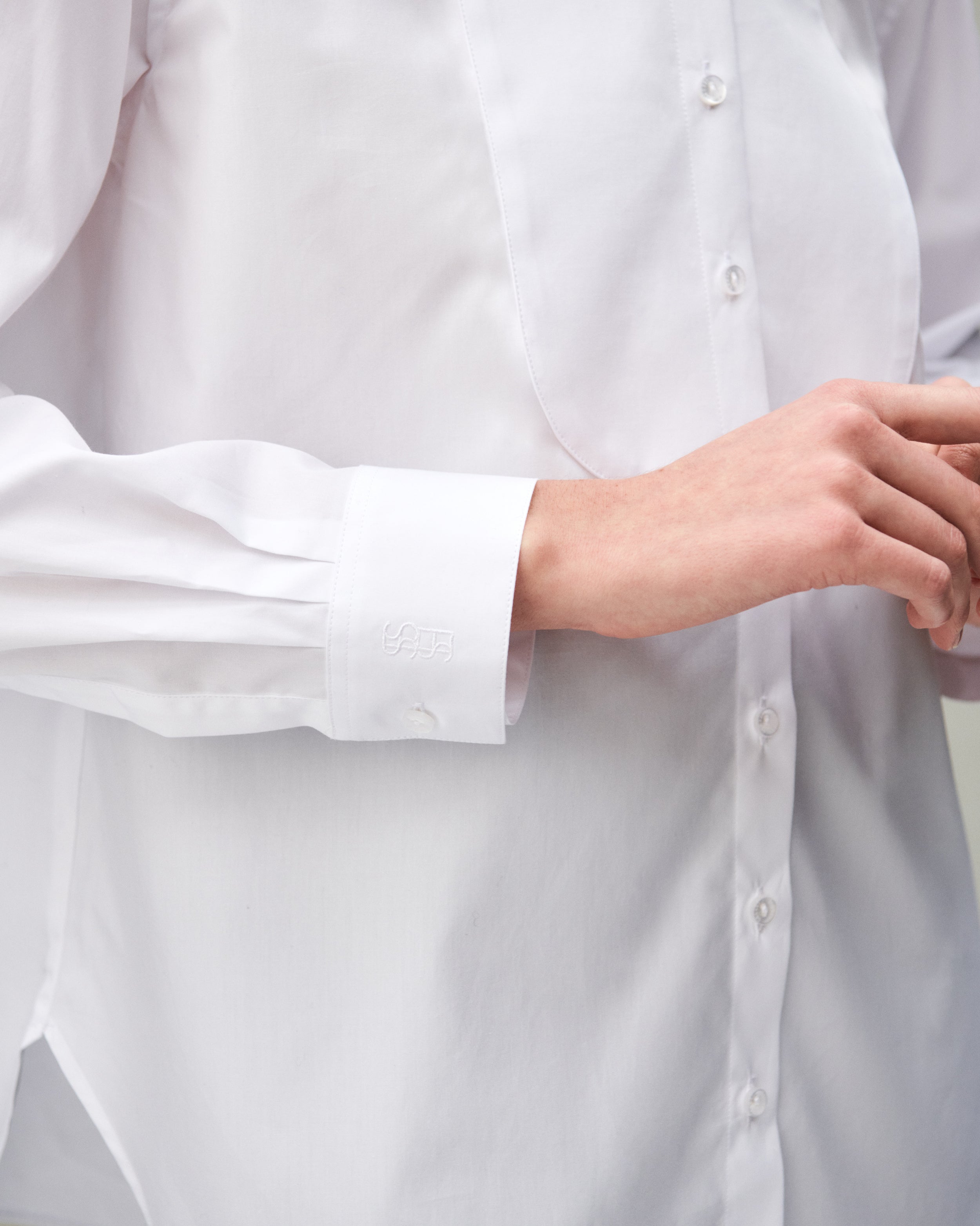 Chemise en popeline de coton blanche à plastron