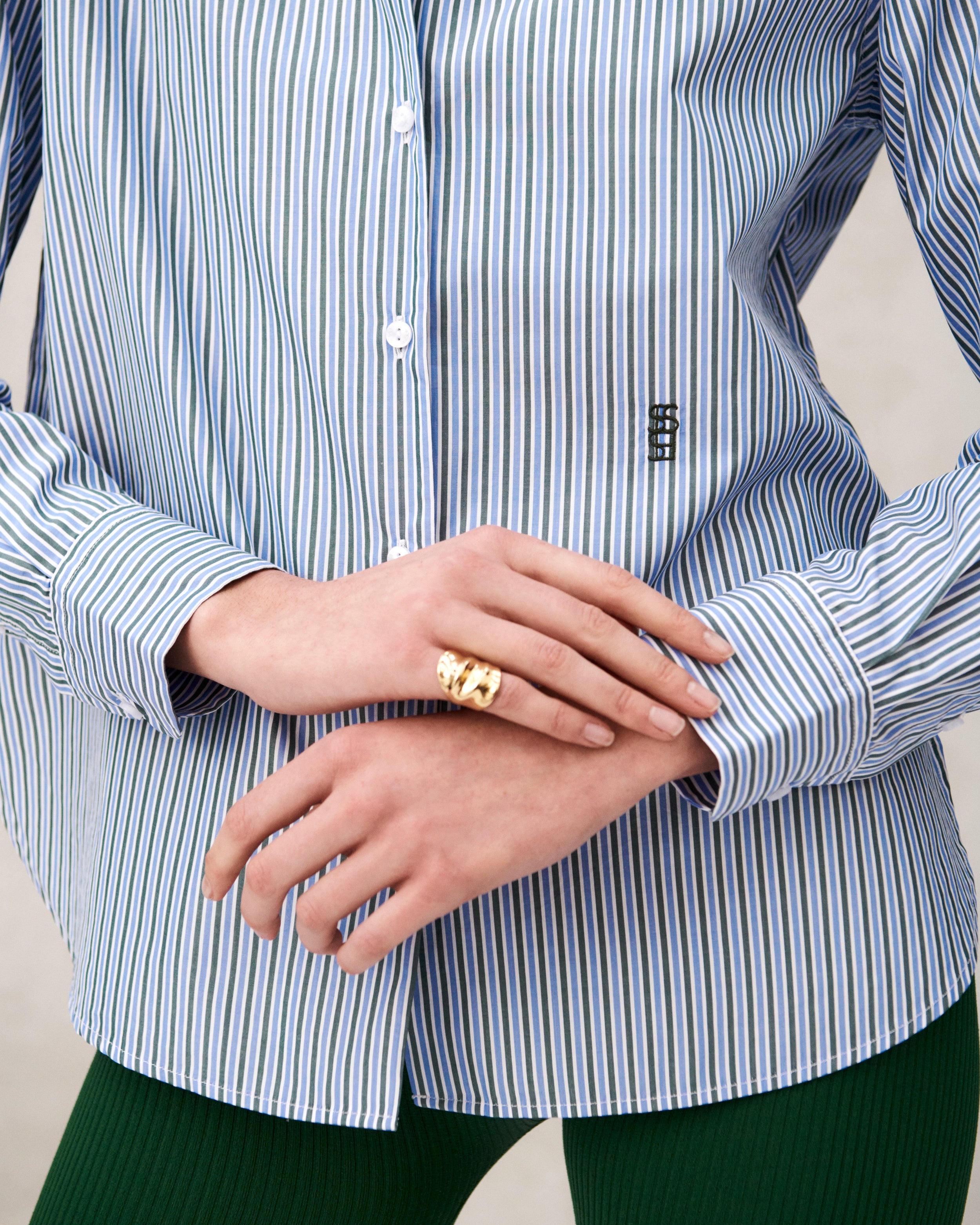 Chemise en popeline de coton à rayures vertes et bleues