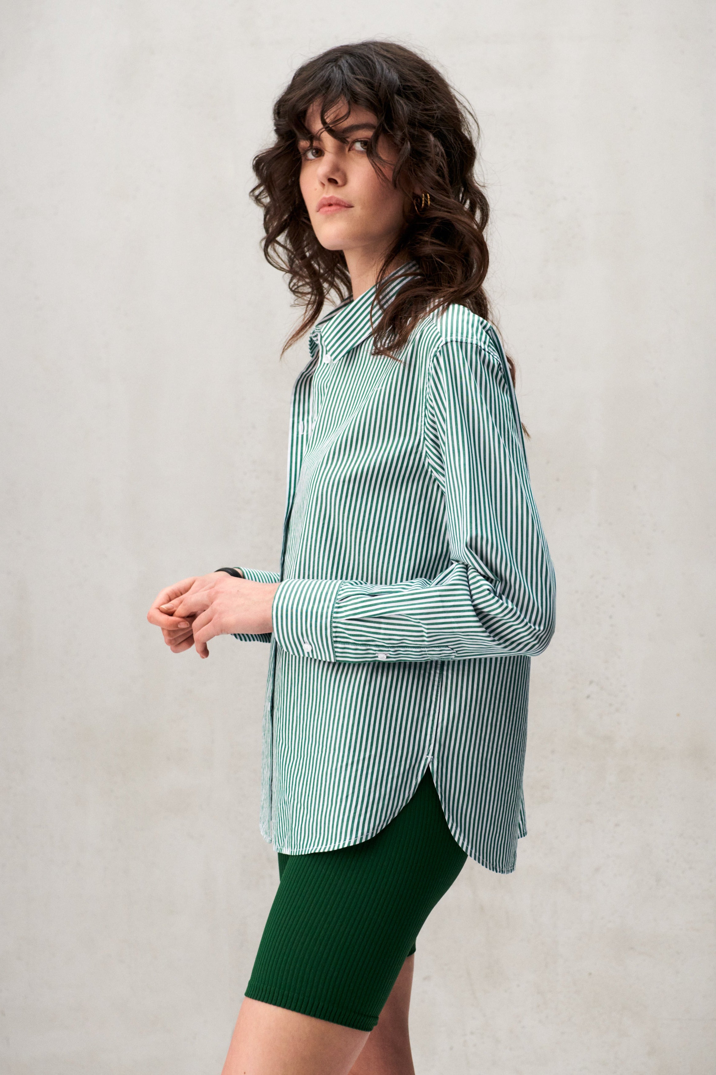 Chemise en popeline de coton à rayures vertes