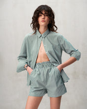 Charger l&#39;image dans la galerie, Set chemise et short en popeline de coton à rayures vertes SESSEI
